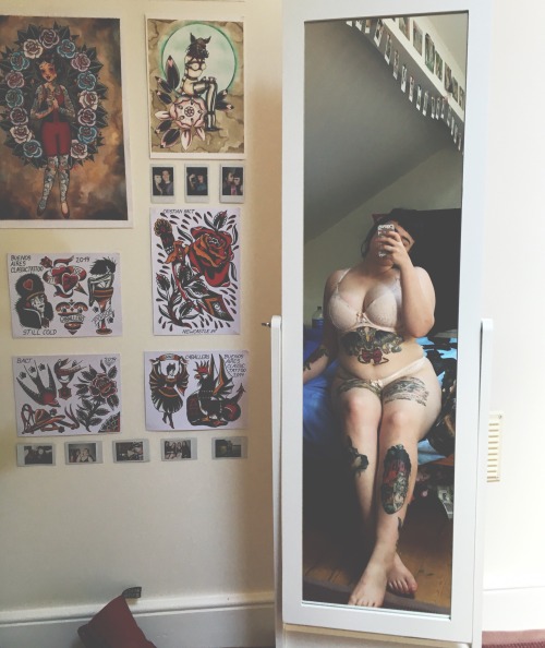 avocadoslut:  Need more art for on my walls (and on my body)
