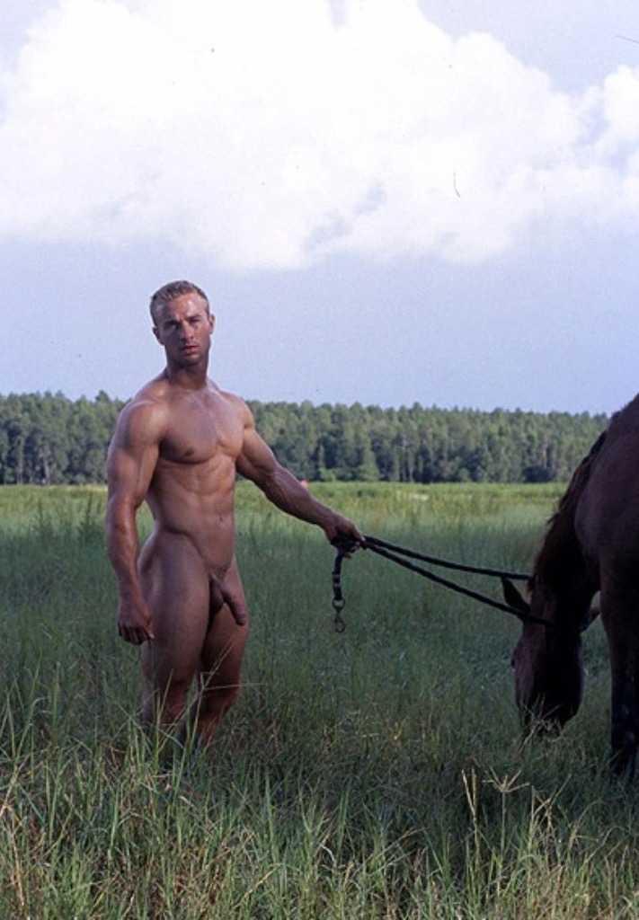 cocksanddudeseverywhere:  cocksanddudeseverywhere  Holy moly&hellip;.. Ride me