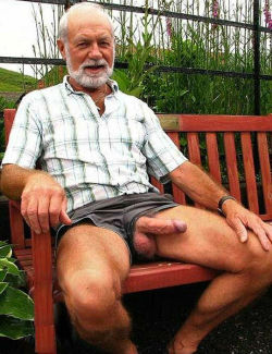 amdaddylvr31: crossipoc:  Arthur  Grandpa