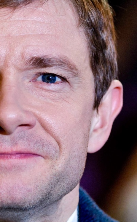 weird-mad-hot-alive: Beautiful blue eyes and face