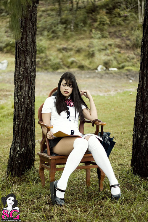 alt-amores:  LolitaDali Suicide