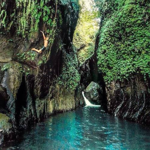 jungle-sound:  oceanmotions:  imustnotfearfearisthemindkiller:  Aling Aling Waterfall, Bali, Indones