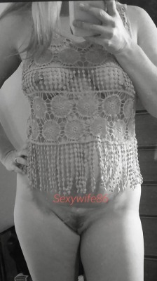 mischievouschivette:  Happy B&amp;W Wednesday! @sexywife86  Thank you for submitting to black and white Wednesday ⚫⚪⚘⚪⚫
