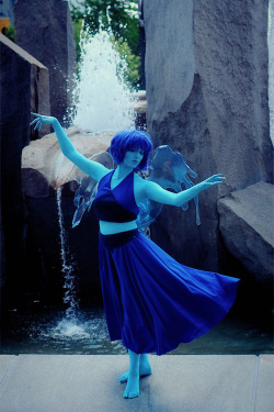 cowbuttcrunchies:  I hear you laughing, saying: “Darlin’, there’s no need to fear. You know how to swim.Lapis Lazuli / Cowbutt Crunchies Cosplay (Facebook) 