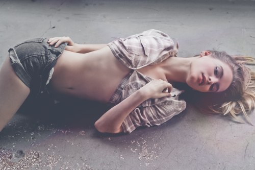 shagmeplease:  ISABELLA FARRELL