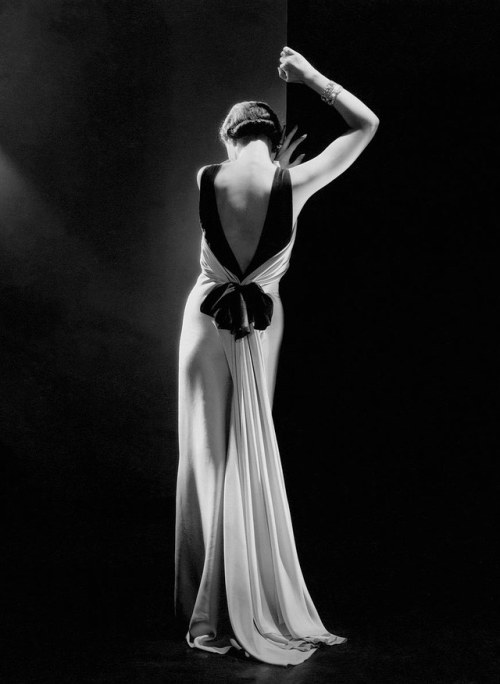 wehadfacesthen:Toto Koopman wears a Mainbocher gown in a photo by George Hoyningen-Huene for Vogue, 