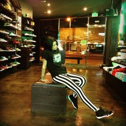 talisamonet:  Closing up shop. It’s been a lonnnggggg day. #ontheblvd #primitive #breds #beetlejuice (at primitive) 