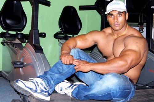 bighugeguys:  Sangram Chougule.  Handsome, very muscular, mounds of pecs, he looks ideal for me - WOOF