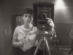 dutzervonmezzenbrau: auto-portrait (1974)  Sally Mann. 