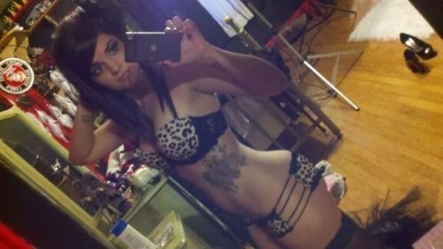 piczofjoy: New and sexy cleavage selfshots bit.ly/YuiaGg