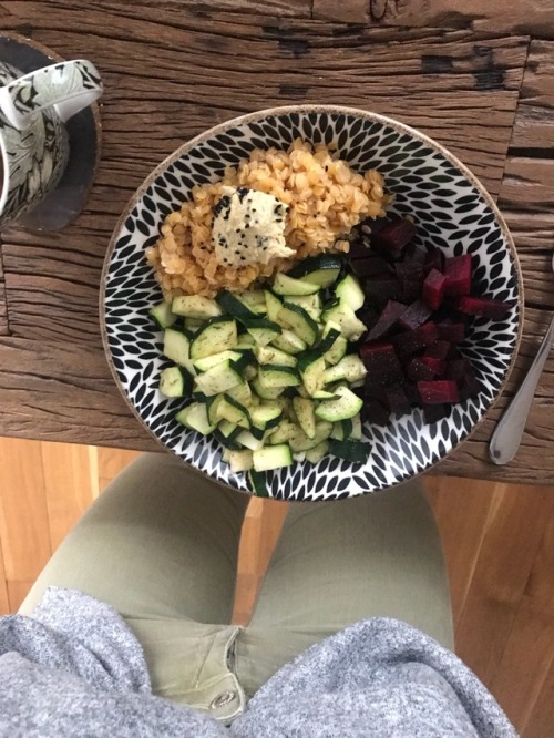 Preworkout meal? Beets, zucchini, hummus and lentil 