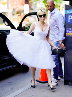 xojoanne:    Lady Gaga looking stunning in NYC today (05.24)