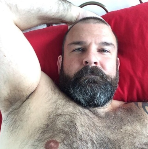 strongbears:  ​​ FOLLOW @STRONGBEARS - www.strongbears.tumblr.com  