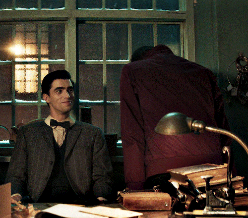 Charles Has Perfected Bisexual Sitting