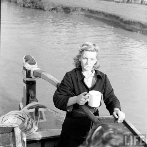 “Cigarette? Check. Coffee? Check. OK, I’m as ready as I’ll ever be.”(David E. Scherman. 1944)