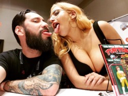 Spreading the love at @woodrocketstuff booth @avnshow 💕 (at Hard Rock Hotel and Casino Las Vegas) https://www.instagram.com/p/BtFT85NBvf9/?utm_source=ig_tumblr_share&amp;igshid=1joa34zt4ke07