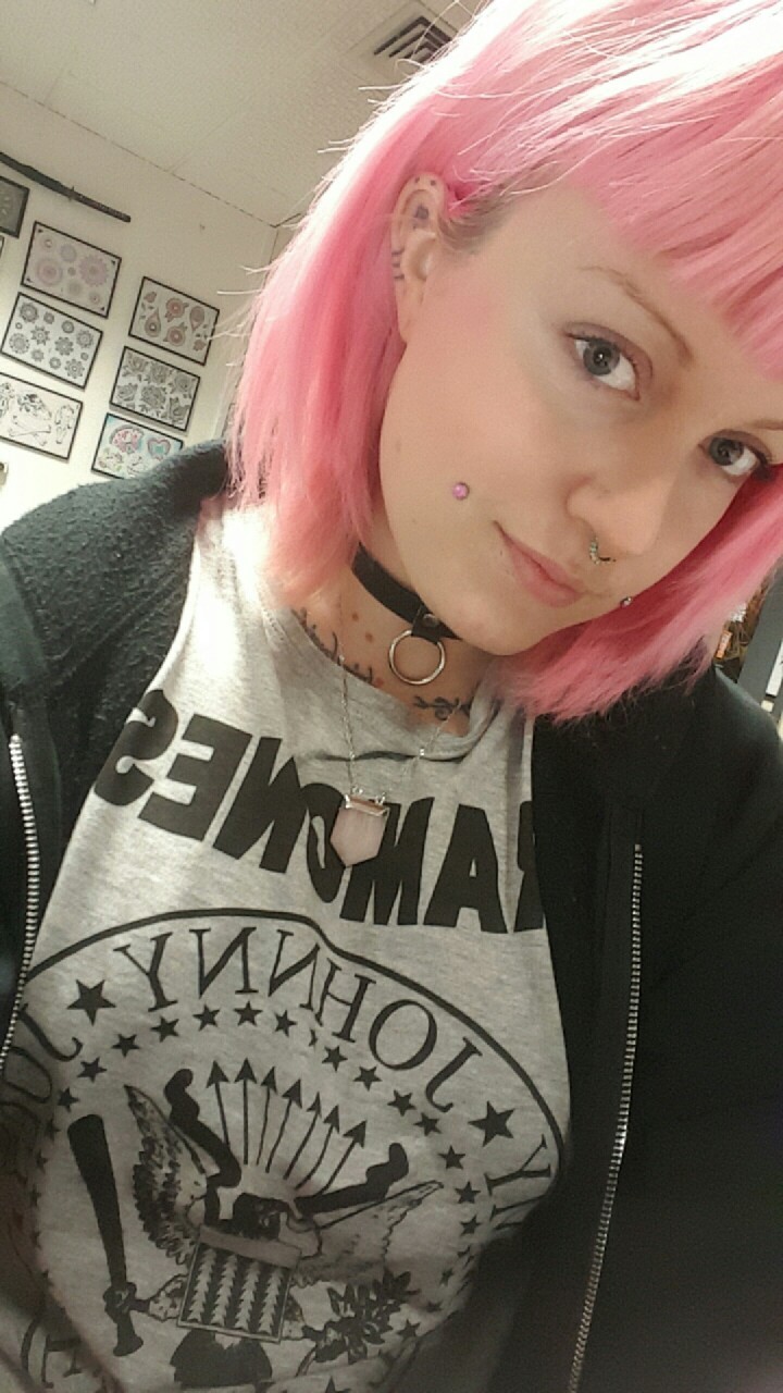 shibari-bun:  satanicspacecat:  I dont want these selfies to go to waste so here