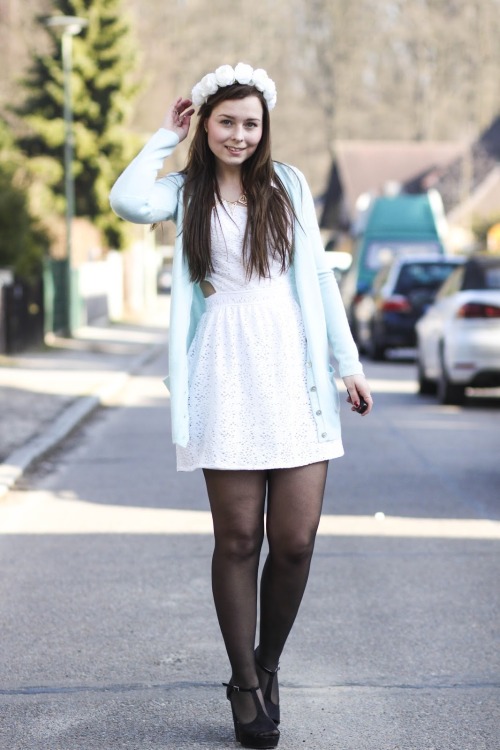 fashionmylegs:  Fashionmylegs Style Picks Dress, Cardigan & Chain: New York | hair ring, Shoes & Rings: H & M 