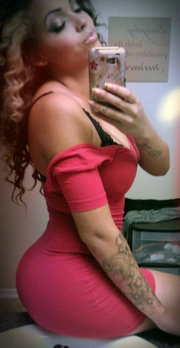 thickbootytoodamnbig:  www.BigButtsTurnMeOn.com www.LiveHDPrivateShows.com www.UnlimitedAdultDVDRentals.com
