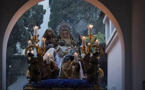  The paso of the Confraternity of the Holy Shroud (Hermandad de la Sagrada Mortaja) in Semana Santa 