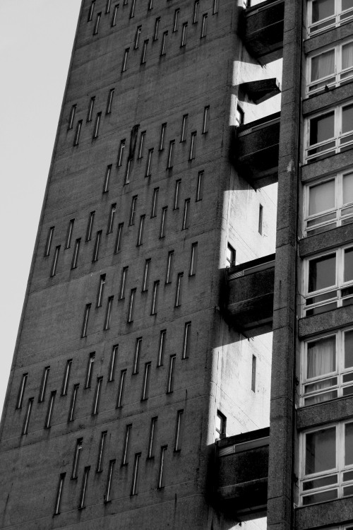 rightsforrobots:  Balfron tower….where I was hosted by a particularly cool New Zealand photographer….. 