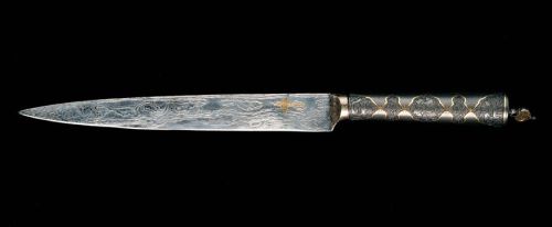 art-of-swords:Meteoric Iron Dagger of Emperor JahangirDated: 1621Period: Mughal dynastyCulture: Indi