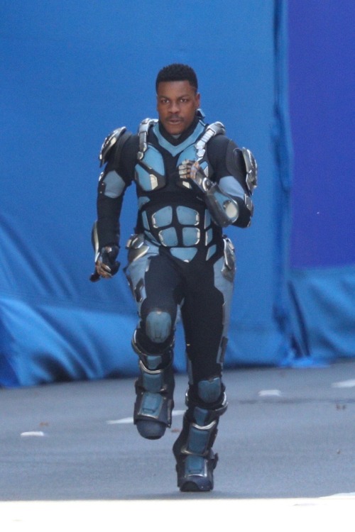 jawnbaeyega:And with this, Pacific Rim: Uprising is already the best film of 2018.