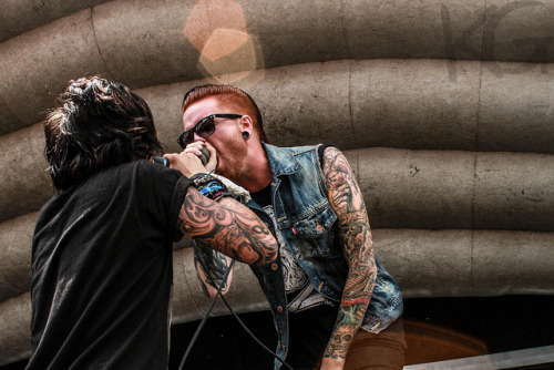 tracingbckroots:  Sleeping With Sirens & Matty Mullins of Memphis May Fire by Kel-c Gillette on 