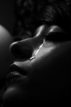 30 Heart Touching Photographs Of Tears |