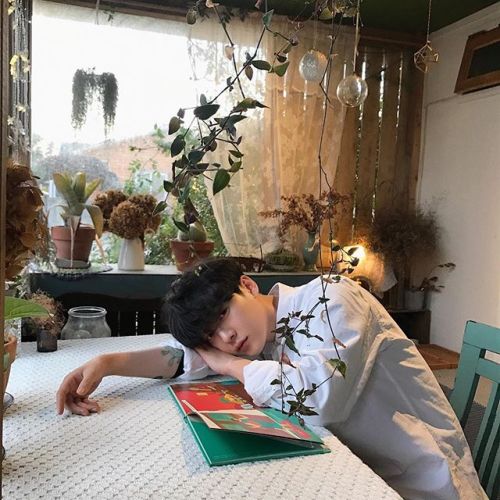 Instagram: .@92_hyungseok