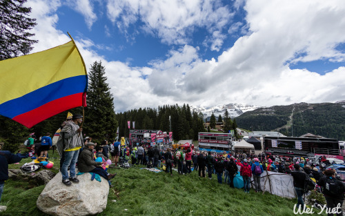 Fans on top of the Madonna di Campiglio, 2015 Giro d’Italia, Stage 15.