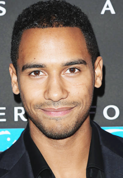 eternvlecho:  Elliot Knight attends the Mercy For Animals’ Annual Hidden Heroes Gala at Vibiana on September 23, 2017 in Los Angeles, California.  