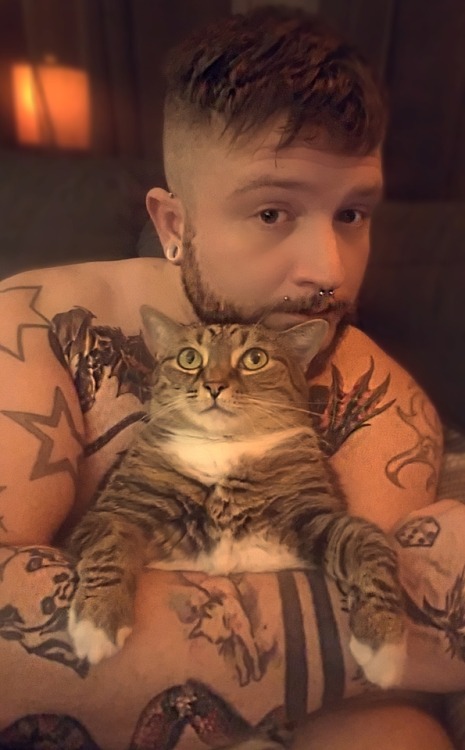 itsmartinbruh:  Sunday night depressive buffoonery. Sorry for the selfie spam, trying to distract myself from the doom and gloom of being laid off again and not going to work tomorrow. 😢😢  Slightly nsfw. My apologies but I was lookin all innocent.
