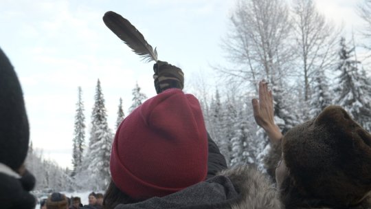 RCMP set up ‘exclusion zones’ for public and media as raid on B.C. camps start - APTN News
