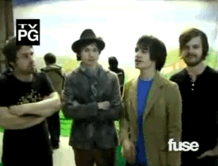ripplebreeze:rubbish78:Brendon Urie smacking Ryan Ross’s ass on the set of “Nine in the Afternoon” (