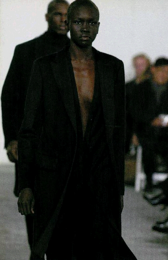 vroomheid:  Helmut Lang fal / winter 2002 Lang always cuts a mean jacket, and this