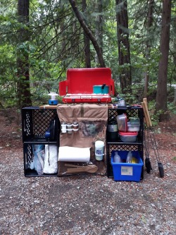 thebeautifuloutdoors:  DIY Camp Kitchen Set