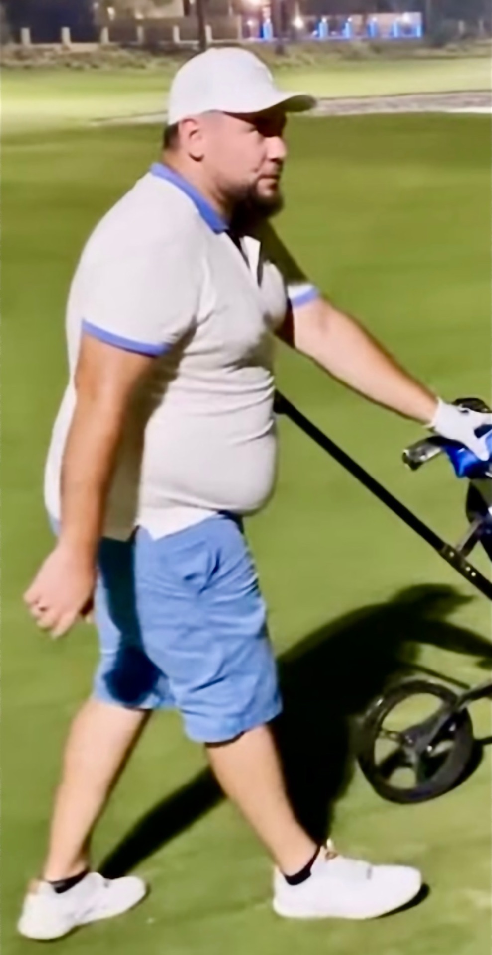 vavavoommmsblog:fatass on the golf course… i think ur gonna need a bigger shirt 😭 