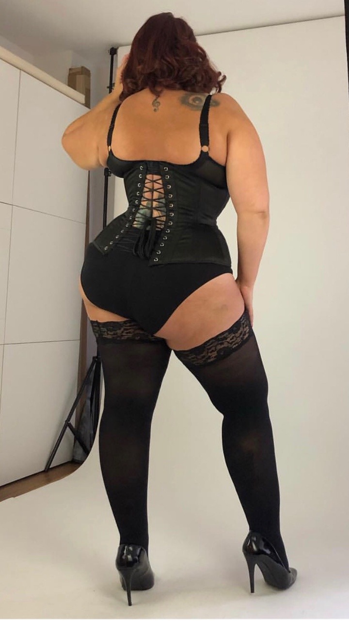 bbworship:   FullerFiguerFullerBust 