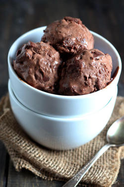 do-not-touch-my-food:    Chocolate Brownie Peanut Butter Swirl Ice Cream   