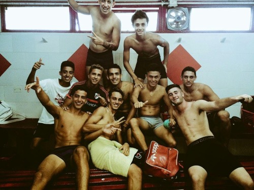 MIRALOS A ESTOS TURROS MÁS TURROS!!!!