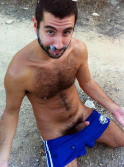 nakedmanblog:Cute cum face