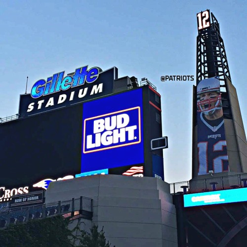 highfivebrady: Gillette making me emotional