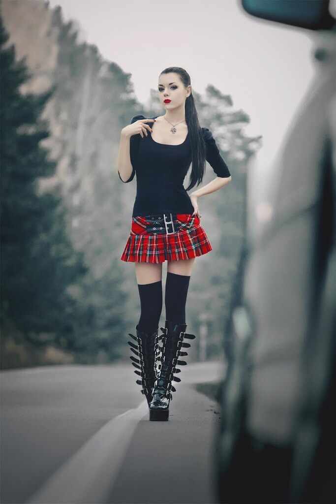 enscenic:  wrigglesandgiggles:  ahh our younger years…  &lt;ahem&gt; @hypnokittencalico