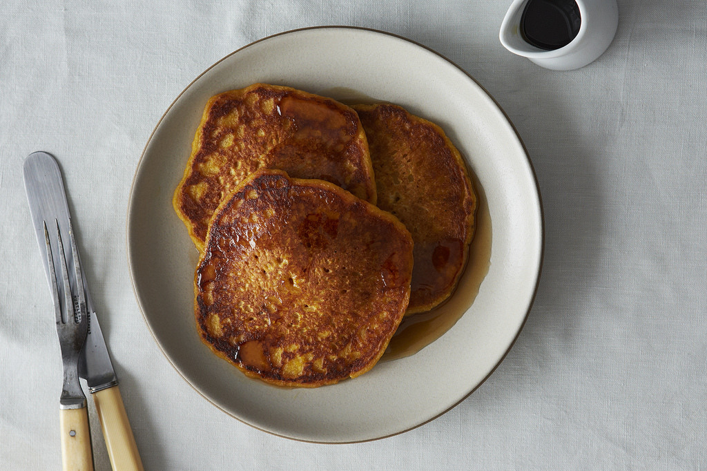 foodffs:  Vegan Pumpkin Pancakes  Really nice recipes. Every hour.   