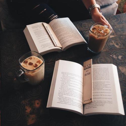 bookbaristas:Coffee date with hopelessbooklovers before she leaves me for Boston!! ☕️We are digging 