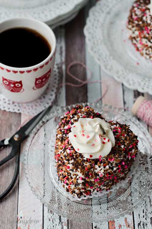 sweetoothgirl:Nutella-filled Merveilleux  