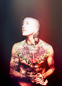 bandmembers-gonewild:  Austin Carlile -Of Mice and Men ~Shirtless band blog