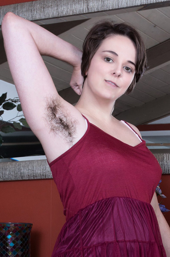 lovemywomenhairy:I never cease to be amazed at the magnificence of the hair on Harley’s