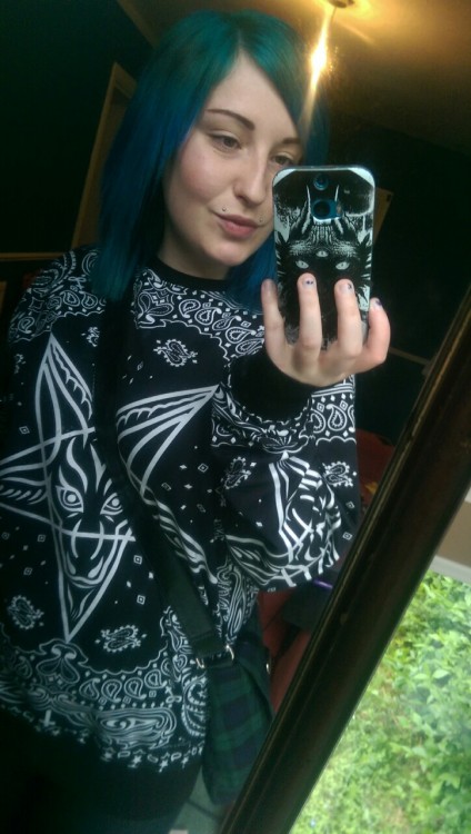 themindofamess:  like I said, I shall live in this jumper, also lol I look like 13 today how am I al